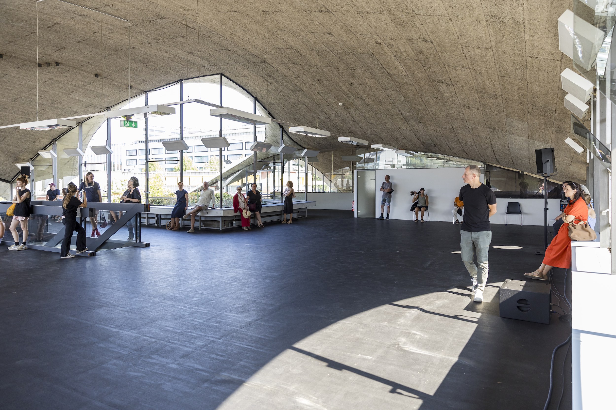 Performance documentation of more heat than light by LABOUR (Farahnaz Hatam & Colin Hacklander) at Pavillon Siclin Geneva 6