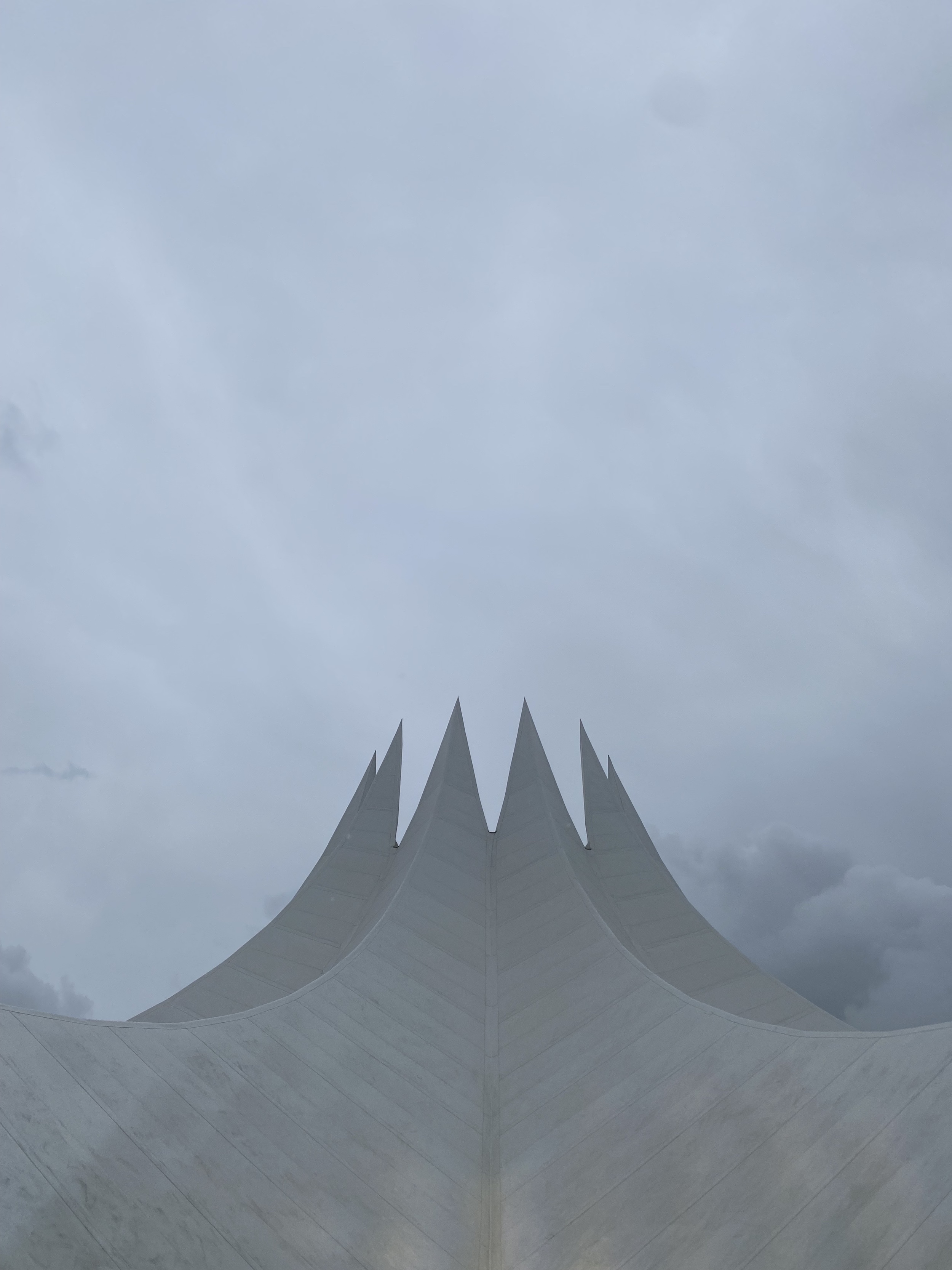 Resistance Throuh Rituals by GmbH with Music by LABOUR (Farahnaz Hatam & Colin Hacklander) at Tempodrome Berlin for Spring 2025 Season's show 1